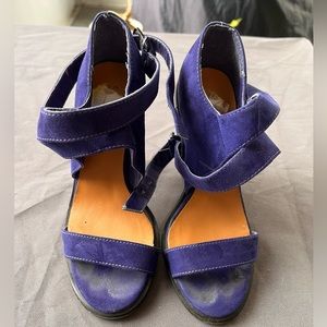 Navy blue high heels sandals